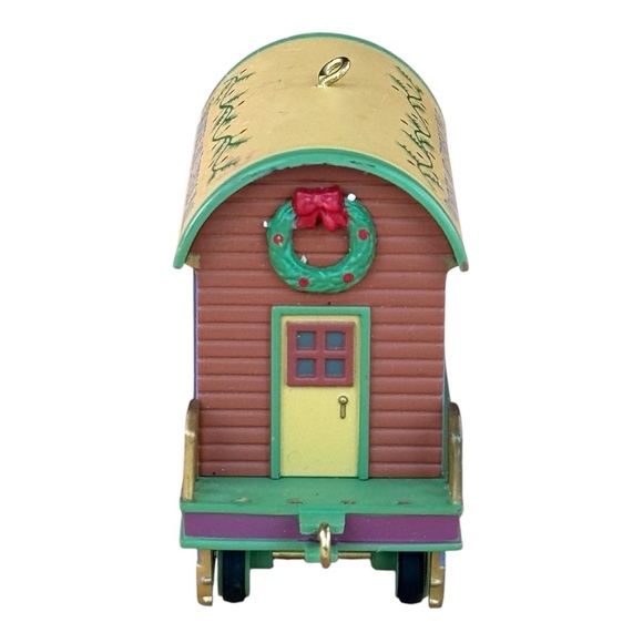 Hallmark 2005 Carlton Cards Express Mail Car Wonderland Express Ornament - Picture 5 of 8